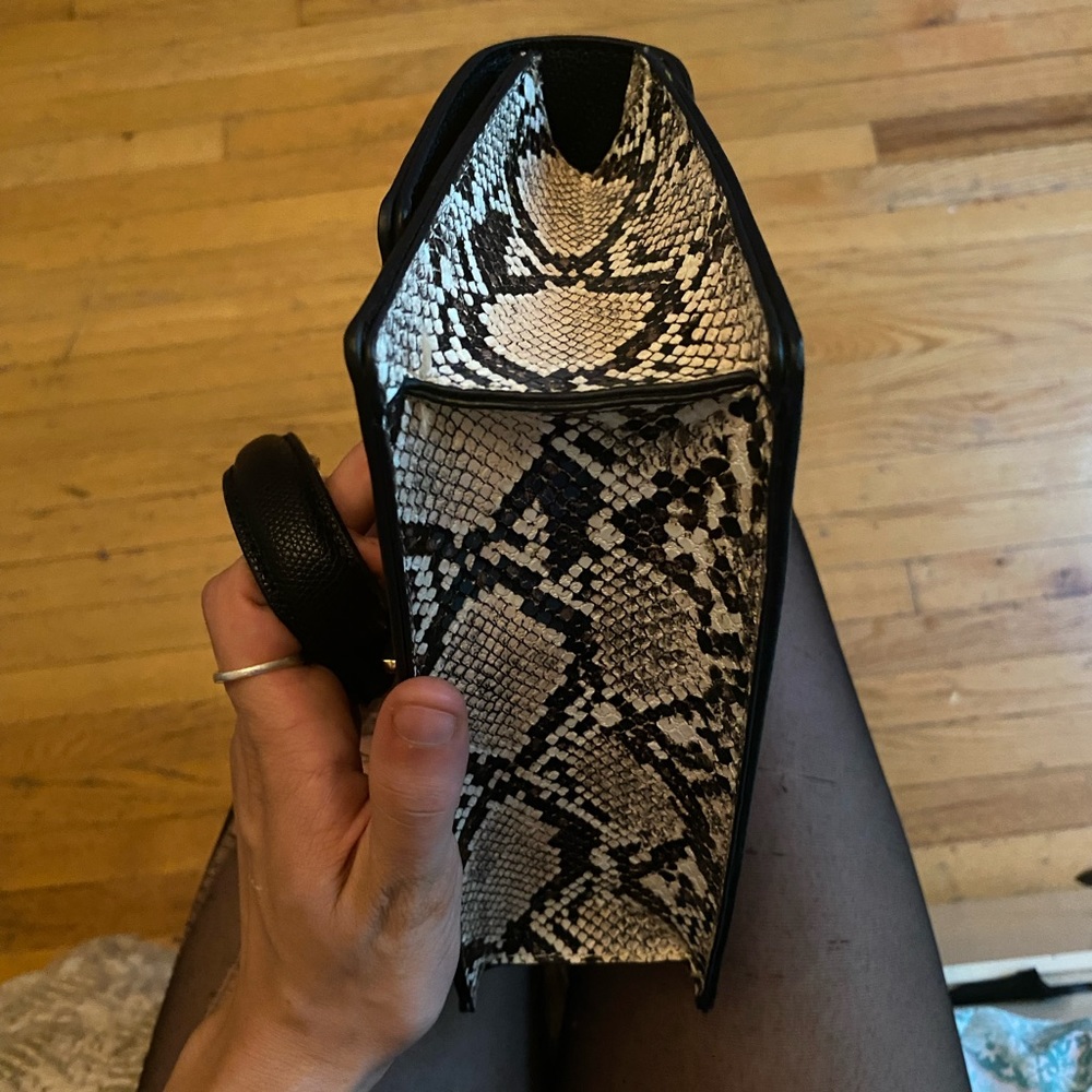 Purse - Picture 2 of 3